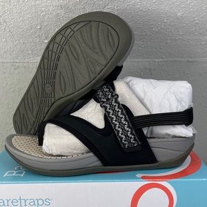 Baretraps Danique Black Gray Sandal Memory Foam Stretchy Slingback Strap